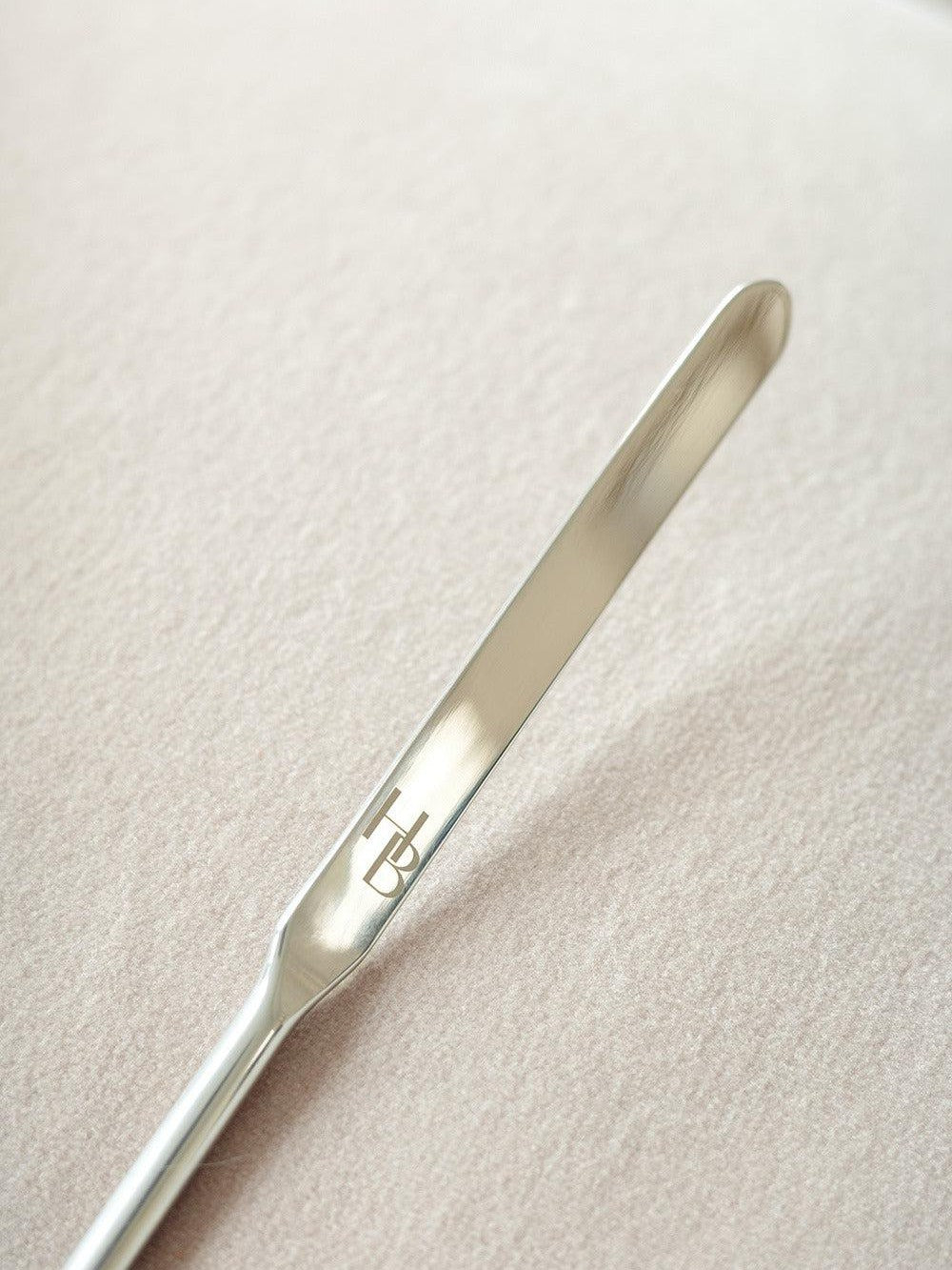 HEVEBLUE Soft Slim Foundation Spatula - Song of Skin