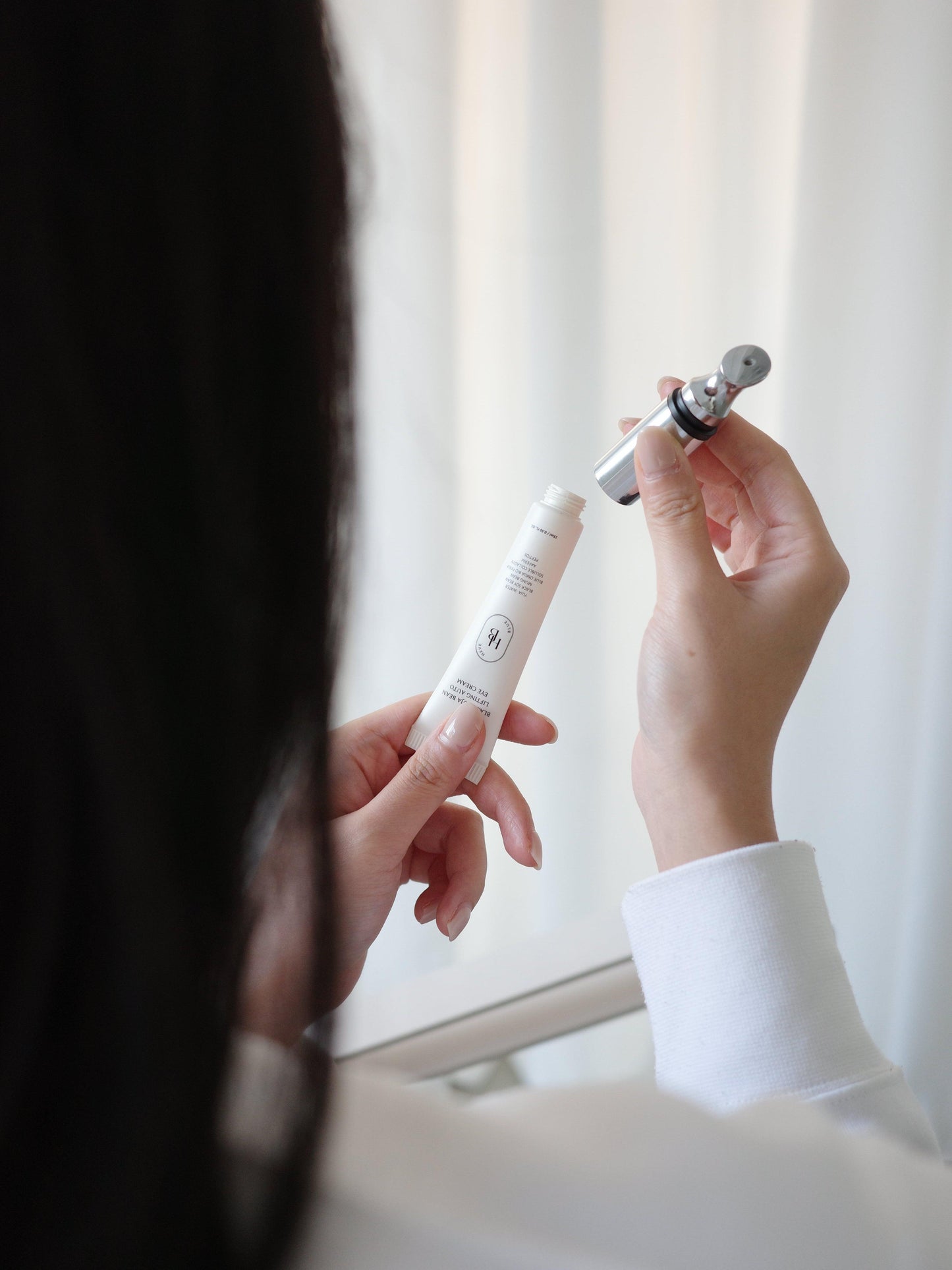 HEVEBLUE Black Yuja Bean Lifting Auto Eye Cream