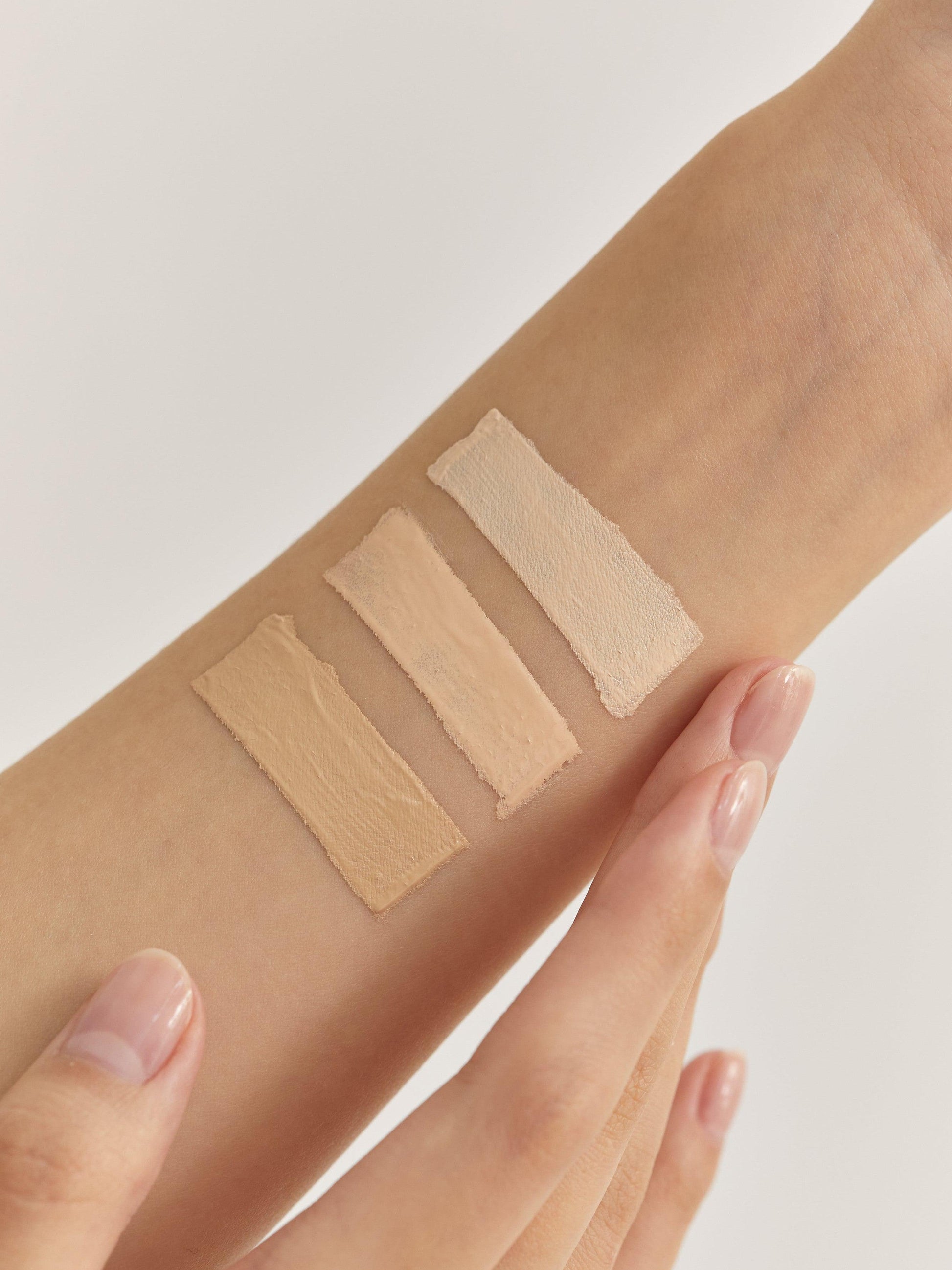 HEVEBLUE Penta Berry Panthenol Repair Glow Foundation Cushion - Song of Skin