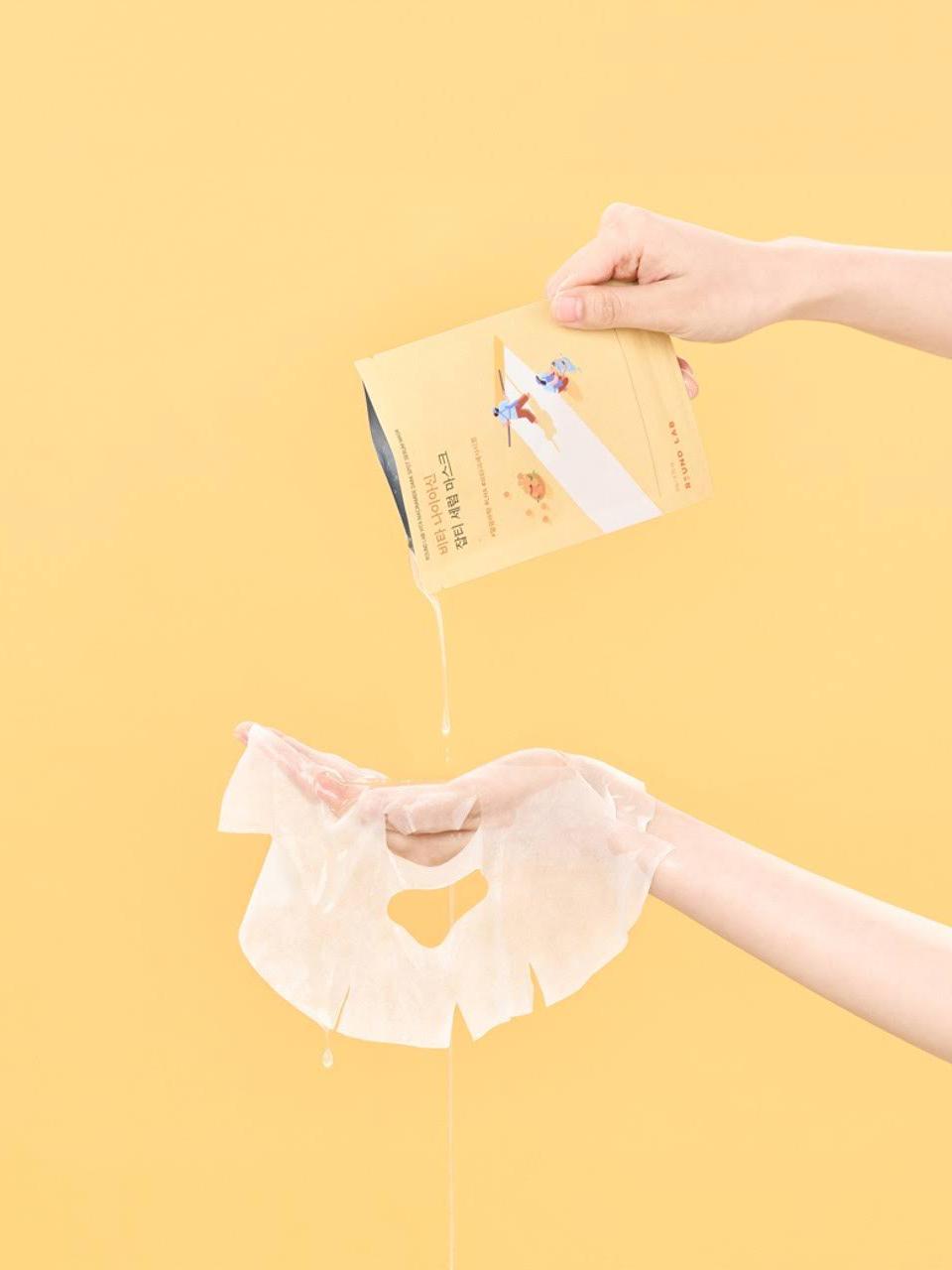 ROUND LAB Vita Niacinamide Dark Spot Serum Mask - Song of Skin